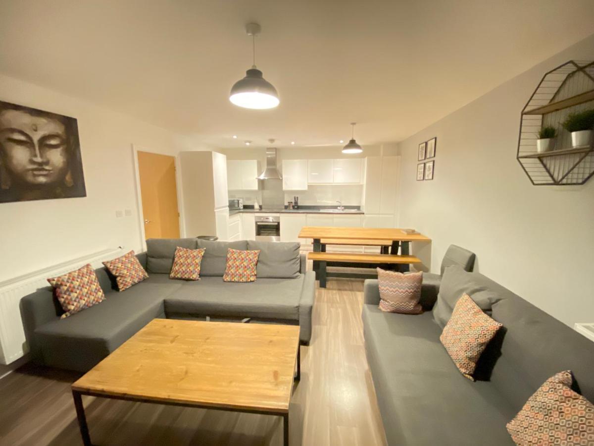 3 Bedrooms Double Or Single Beds, 2 Parking Spaces! Wifi & Smart Tv'S, Balcony Portsmouth Exterior foto